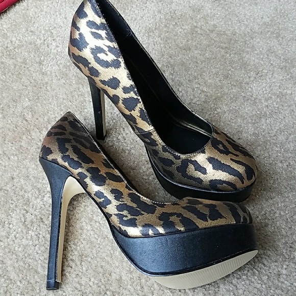 Colin Stuart Shoes - Colin Stuart leopard print platform heels